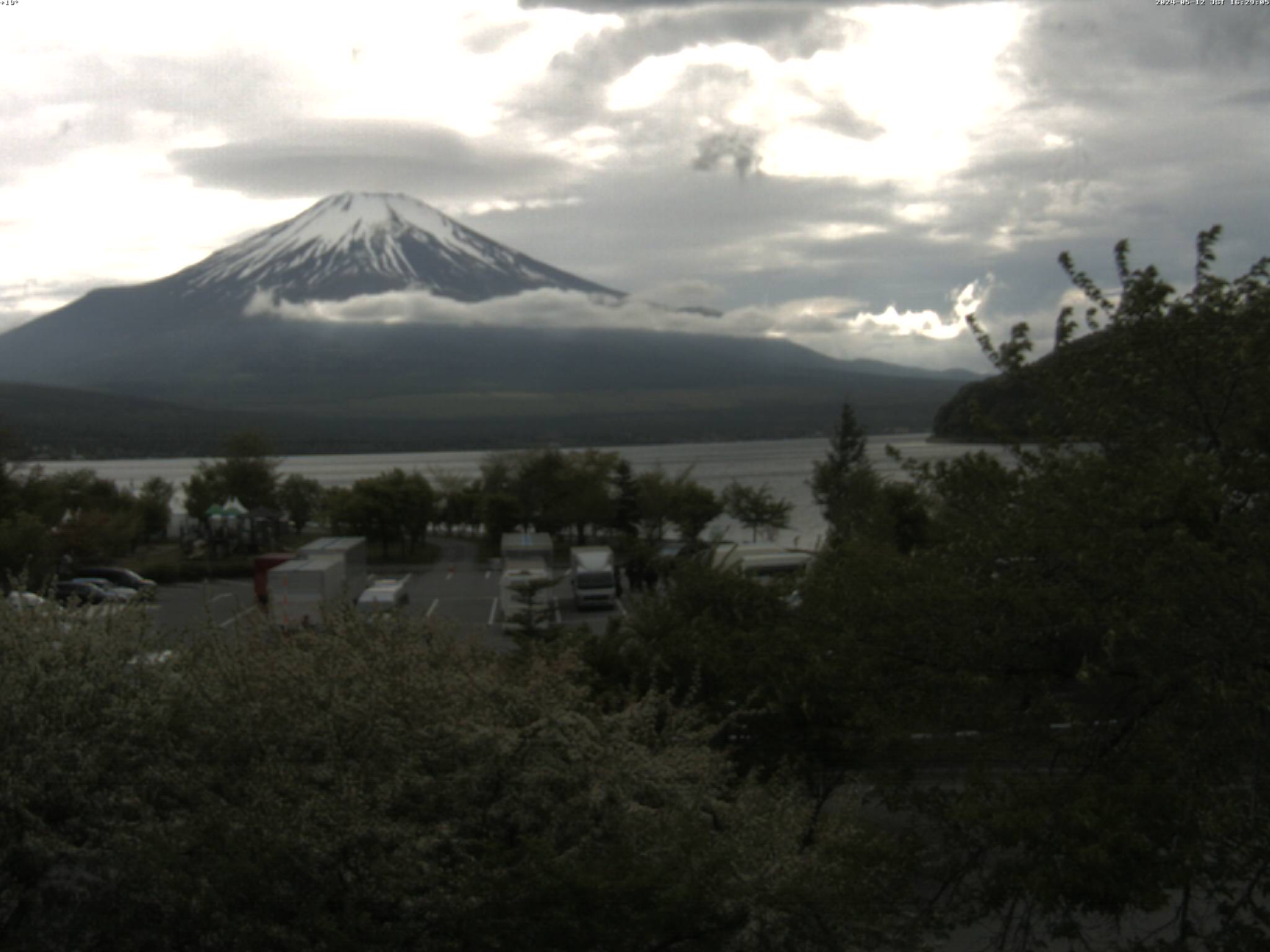 富士山ライブカメラ-山中湖駐車場