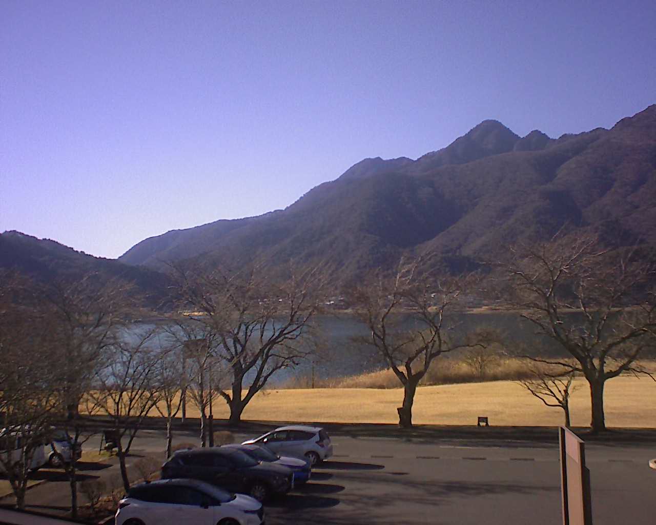 河口湖ライブカメラ-道の駅かつやま公園