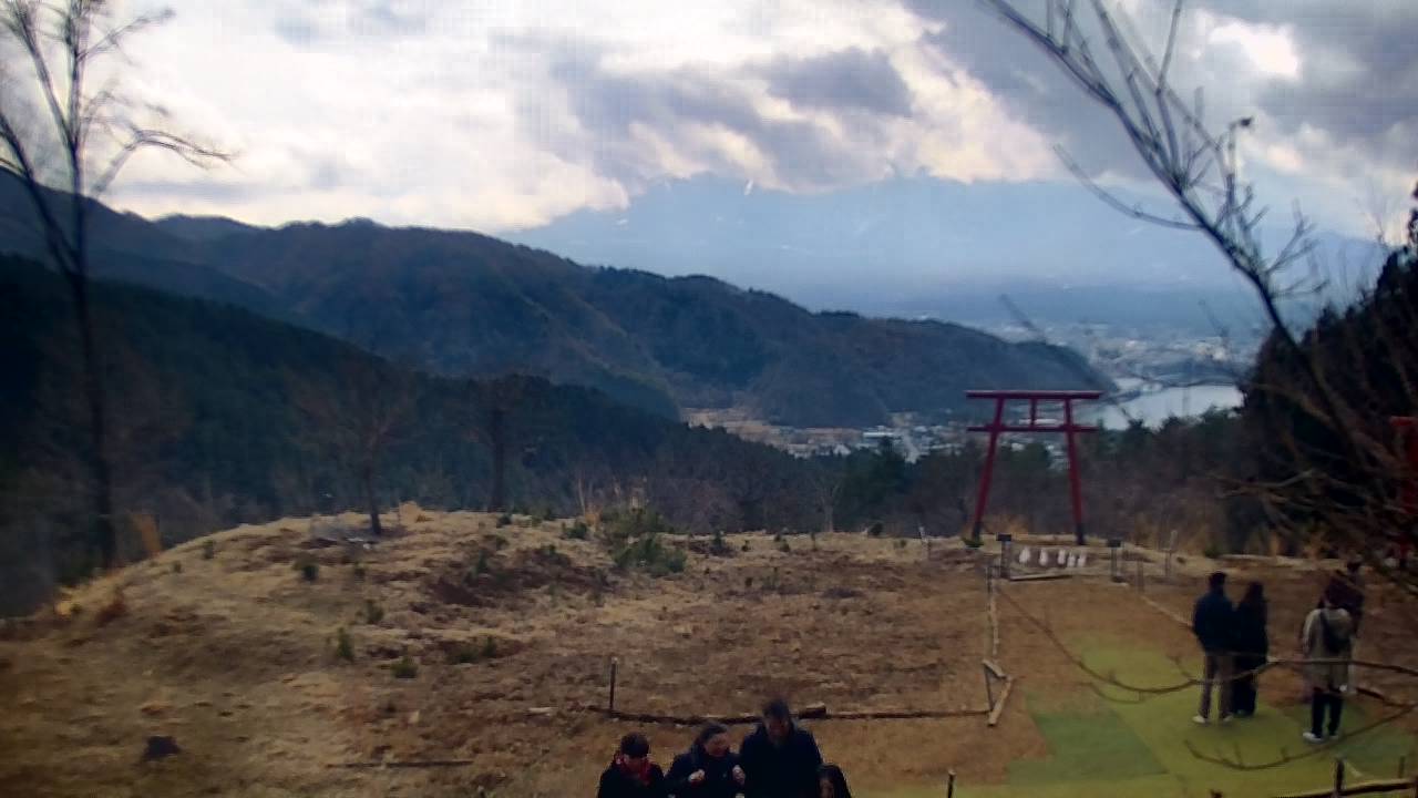 富士山ライブカメラ-河口湖富士山遥拝所(天空の鳥居)