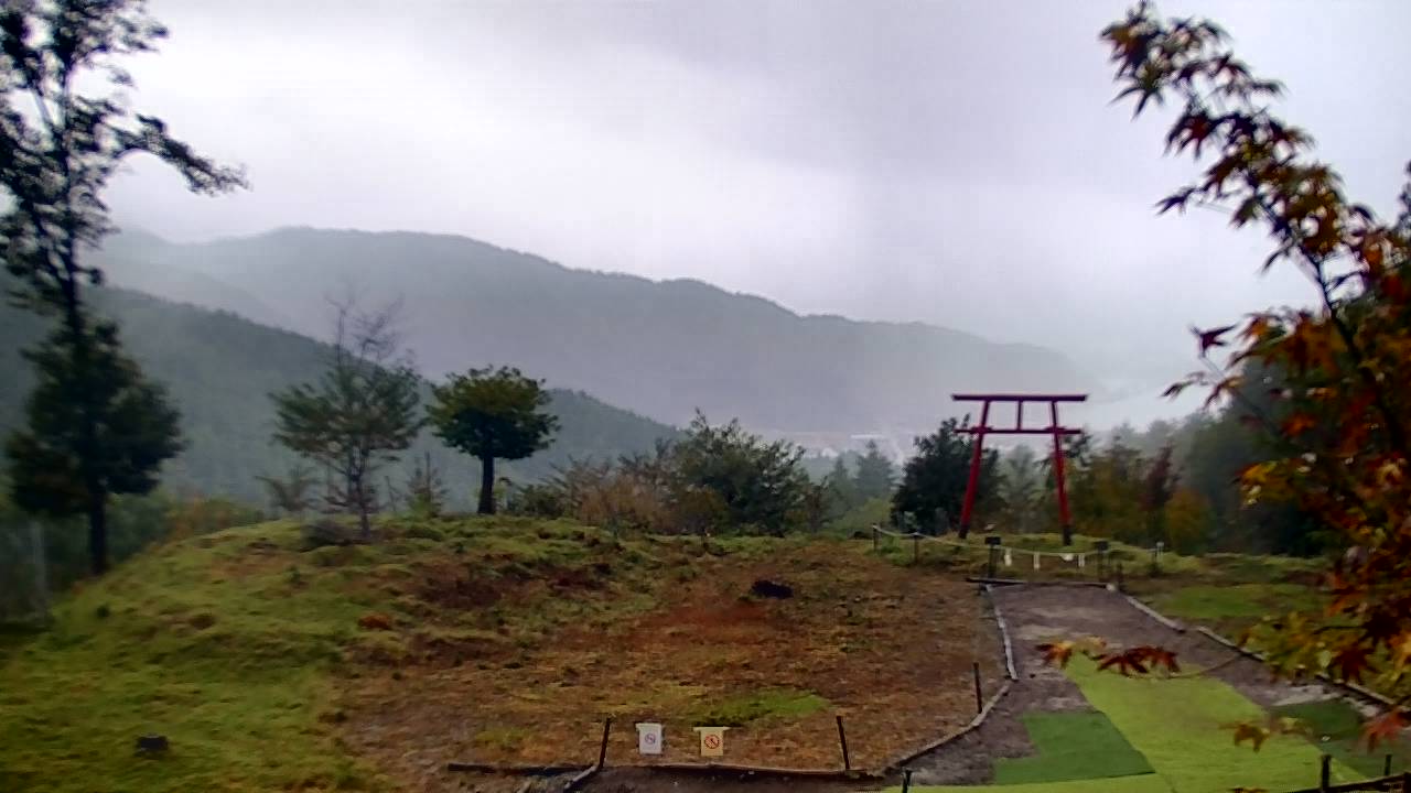 富士山ライブカメラ-河口湖富士山遥拝所(天空の鳥居)