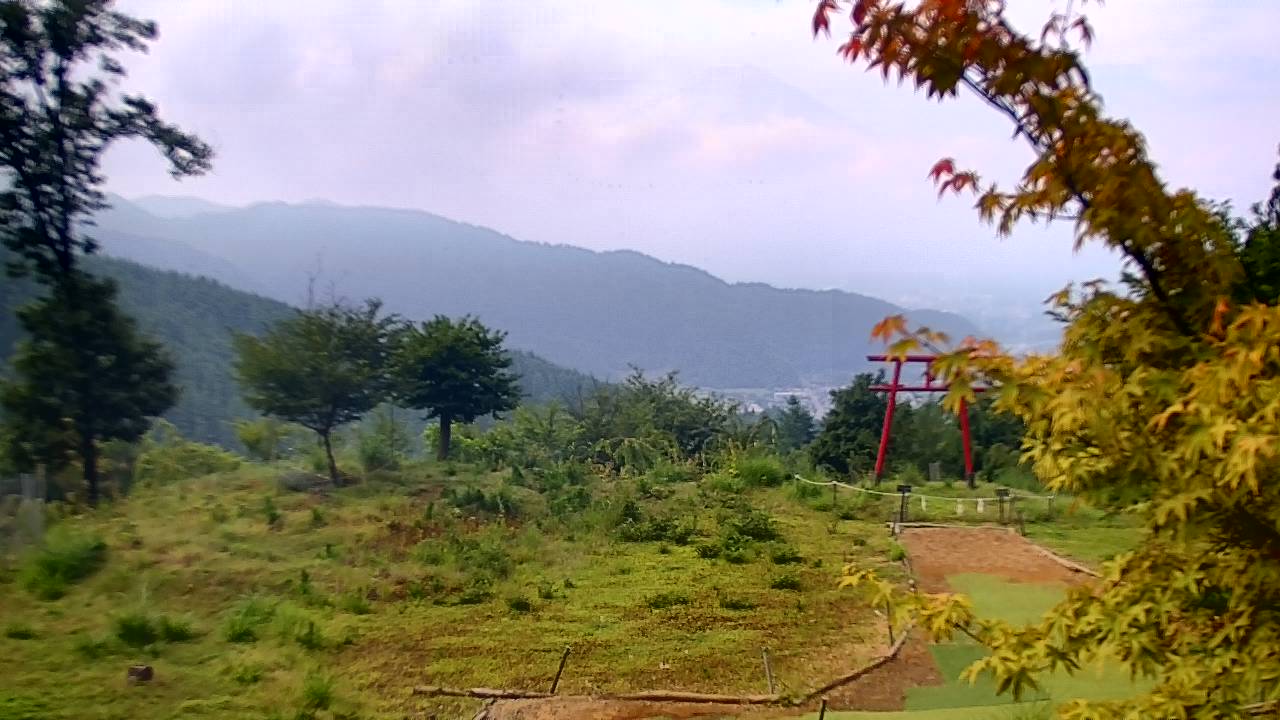 富士山ライブカメラ-河口湖富士山遥拝所(天空の鳥居)
