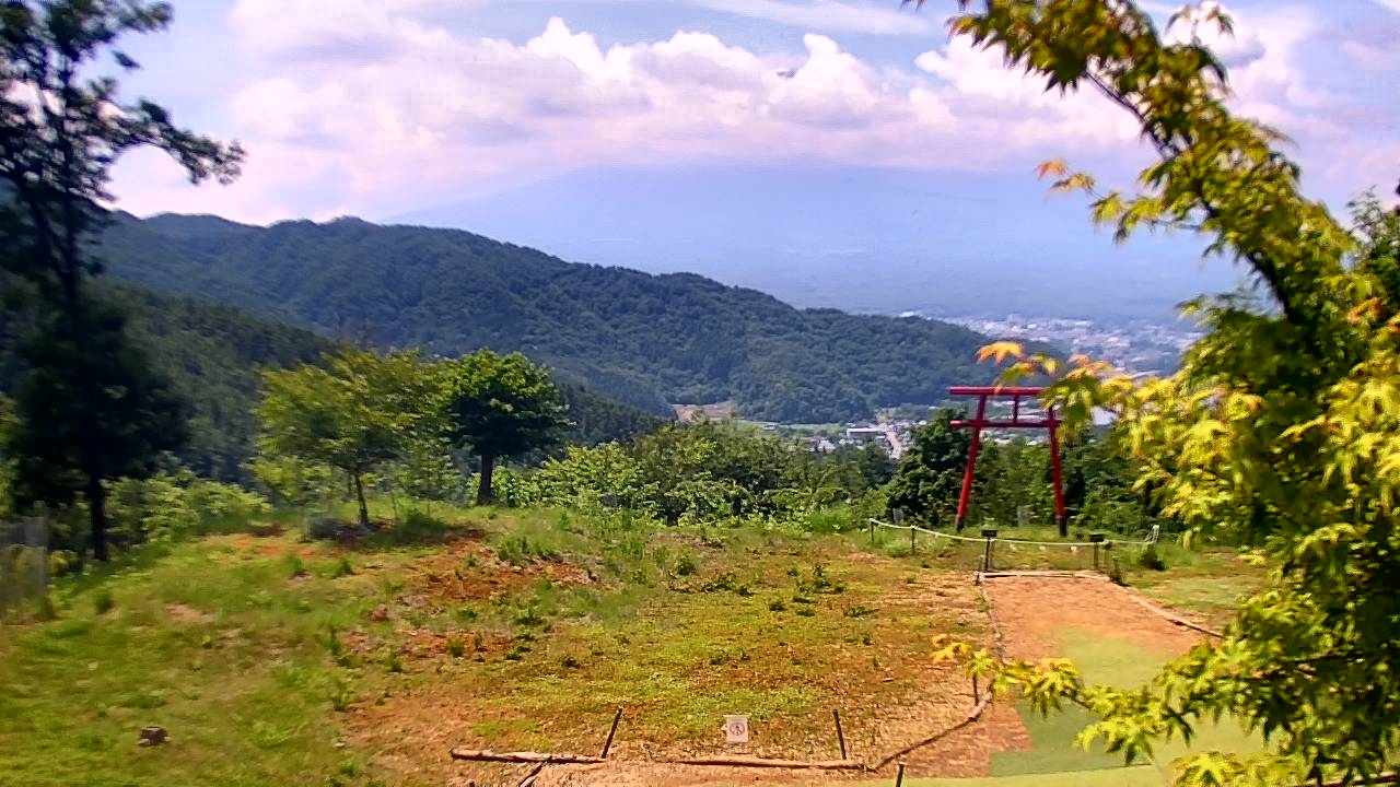 富士山ライブカメラ-河口湖富士山遥拝所(天空の鳥居)