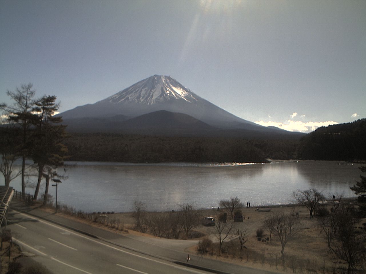 富士山ライブカメラ-精進湖子抱き富士