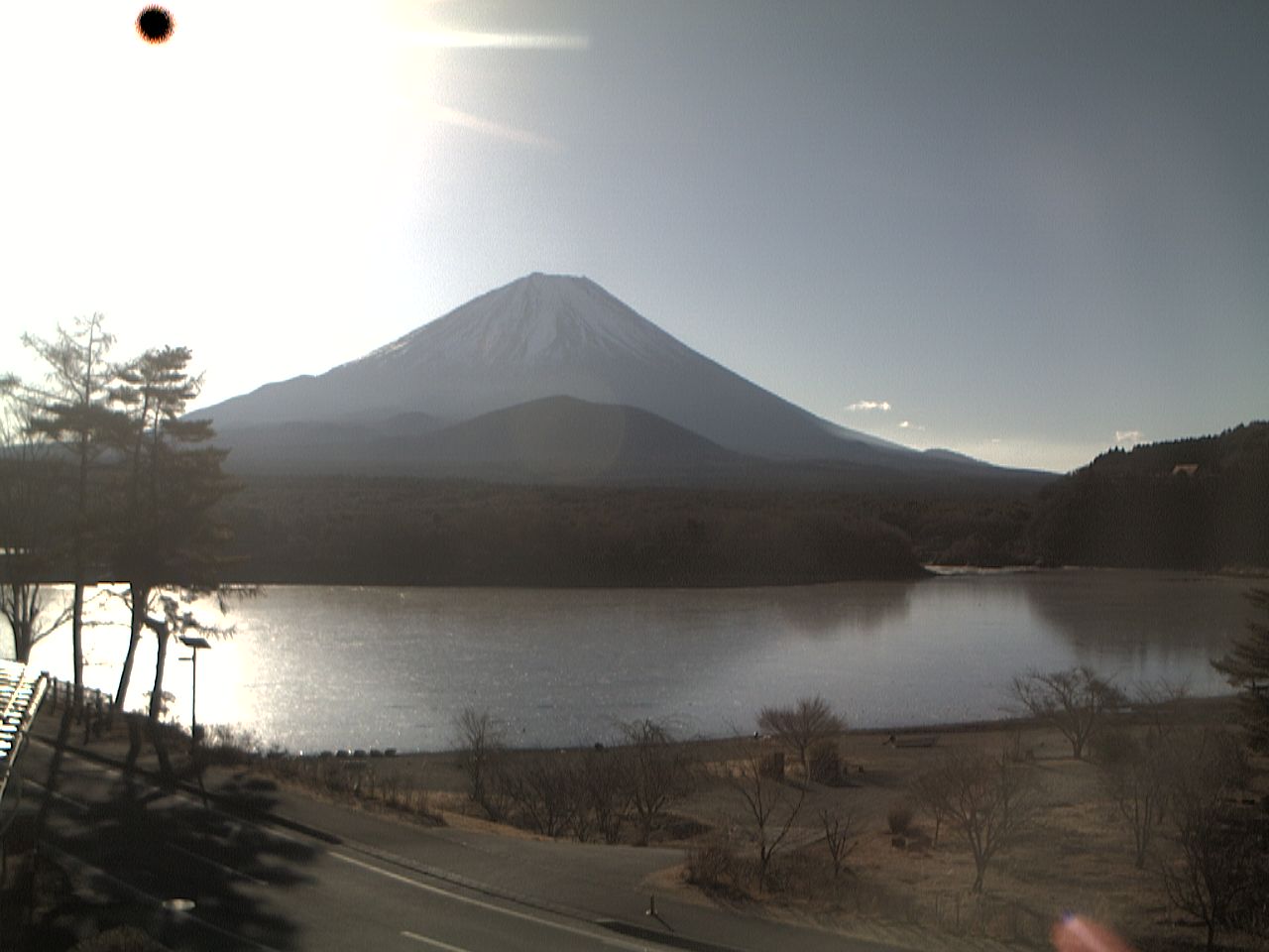 富士山ライブカメラ-精進湖子抱き富士