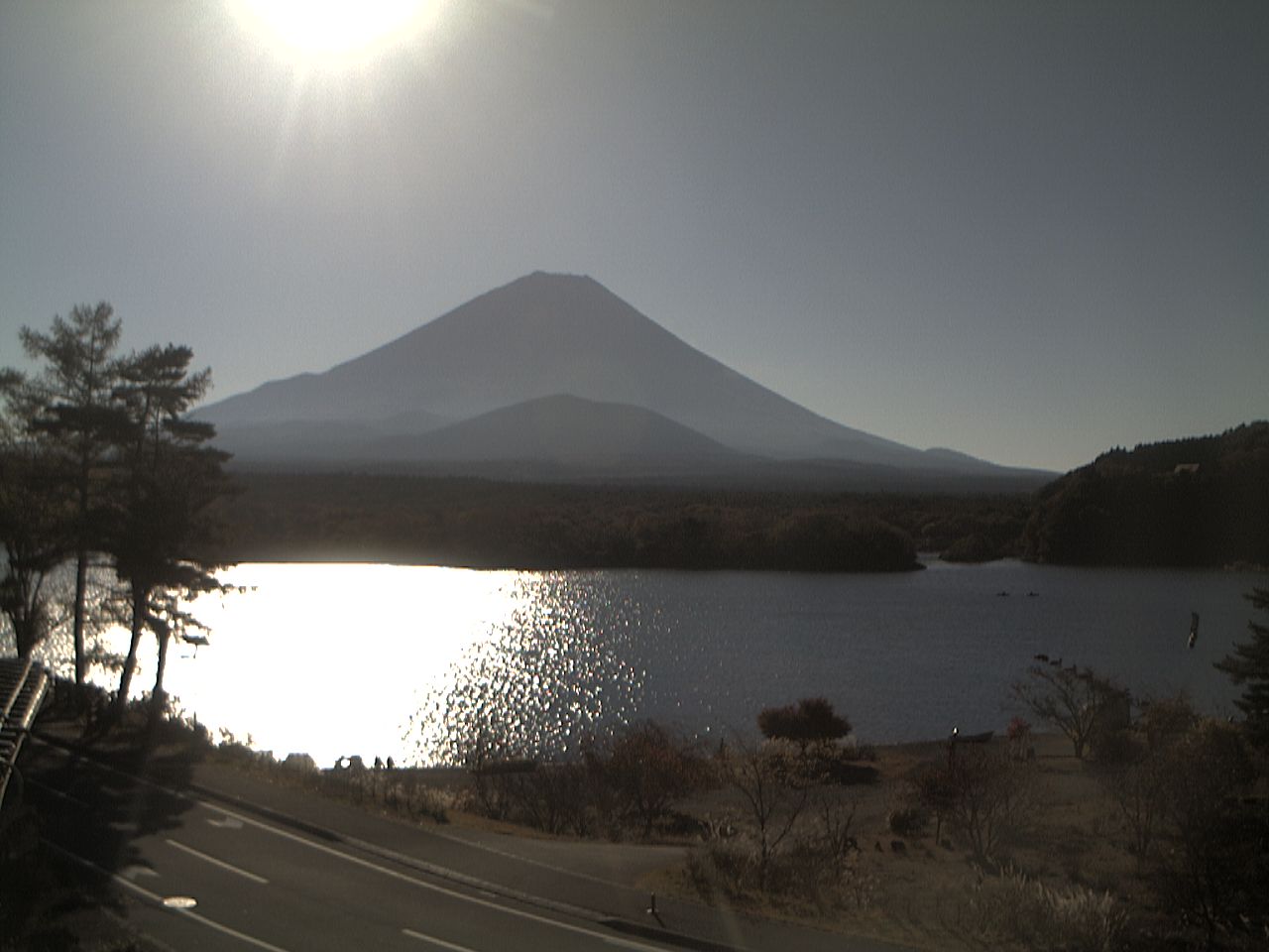 富士山ライブカメラ-精進湖子抱き富士