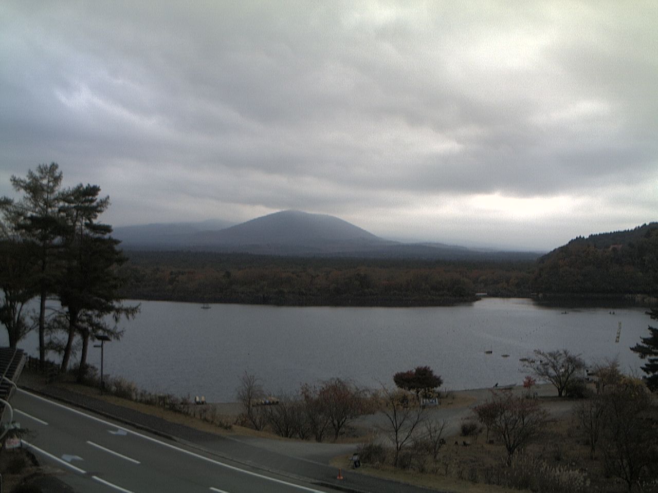 富士山ライブカメラ-精進湖子抱き富士